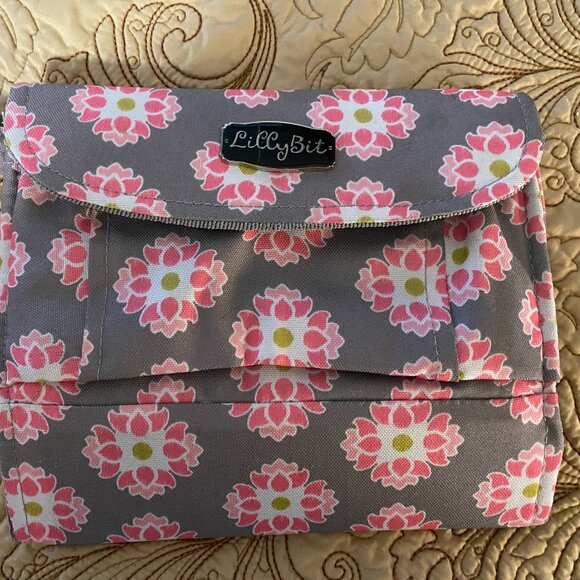 EUC Lilly Bit Diaper Clutch Floral - Picture 8 of 12